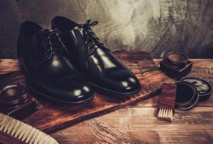 Как правильно почистить обувь из кожи?